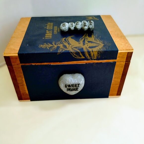Suenos de Saundra Upcycled, EXTREMELY RARE Inner Circle Cigar Box Storage/Accent - Picture 7 of 9
